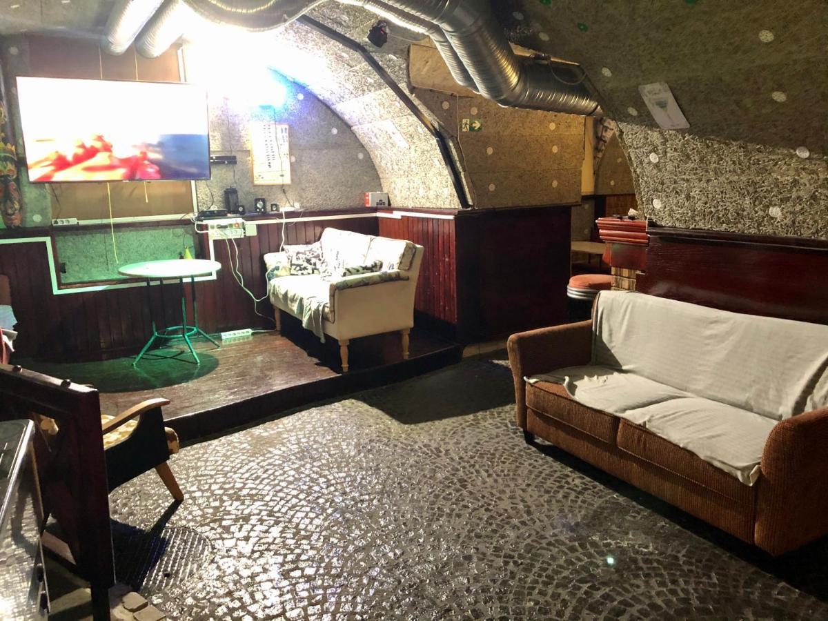 Whole Basement Former Pub 5 For Stag Do Budapesta Exterior foto